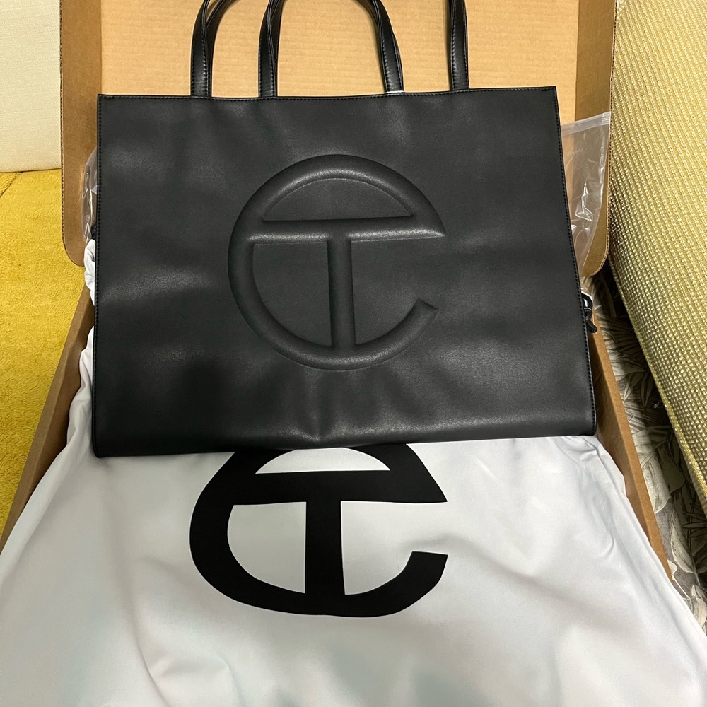 Telfar Bag (Large)